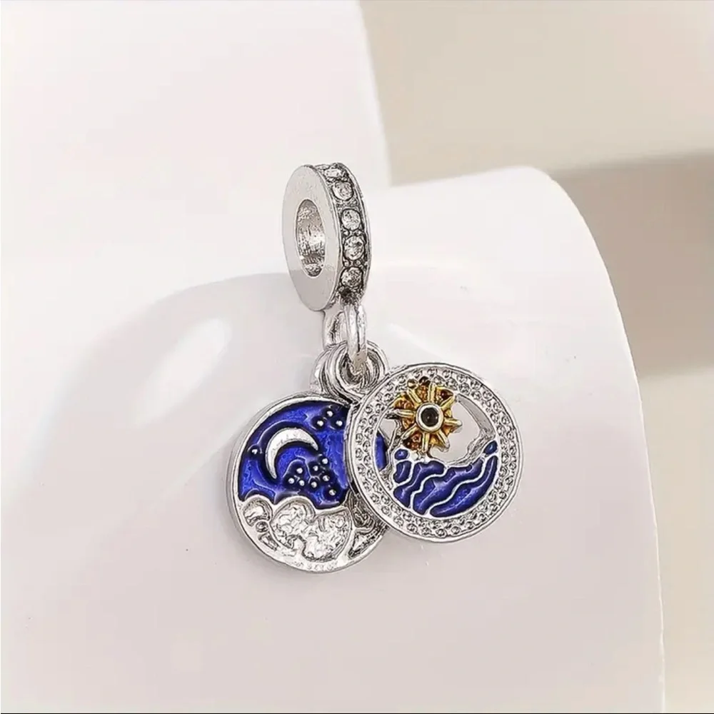 OCEAN NIGHT & DAY CHARM/PENDANT-NEW - Picture 3 of 6